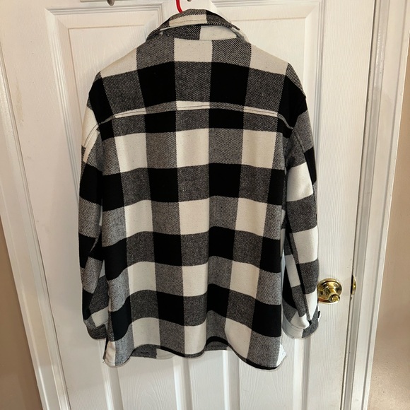 H&M divided Shacket - Picture 2 of 4